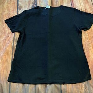 Classic Basic Short sleeve Black Crepey Top